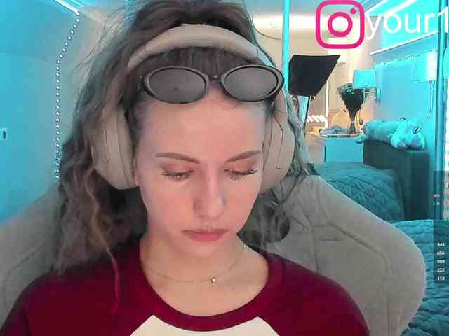 VikkiExtraCheese webcam