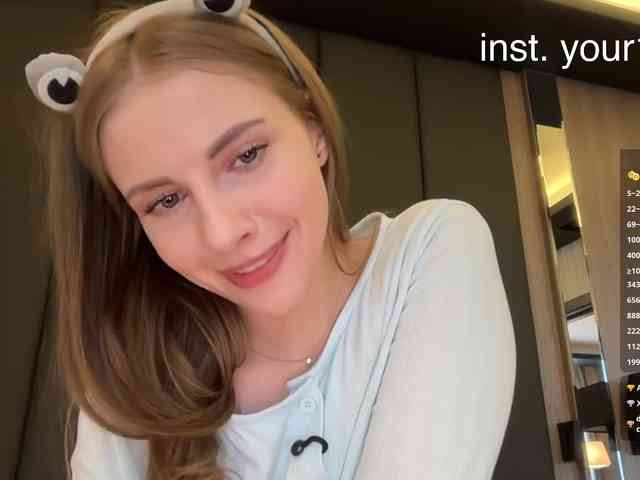 VikkiExtraCheese webcam