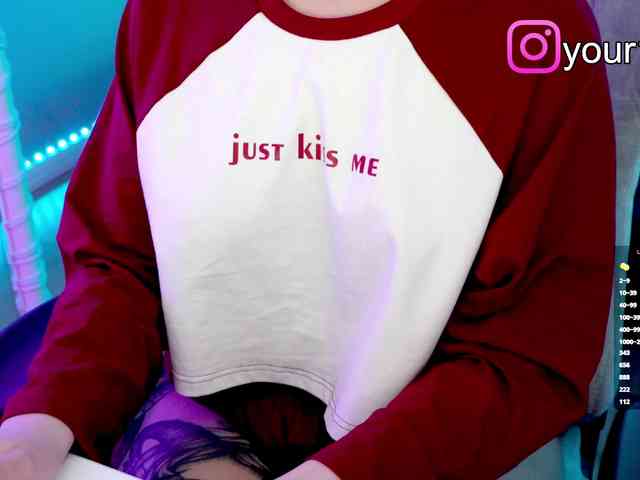 VikkiExtraCheese webcam