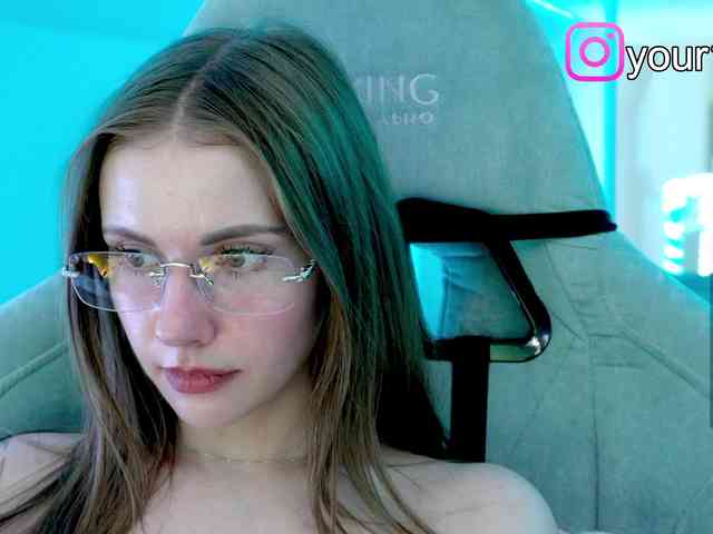 VikkiExtraCheese webcam
