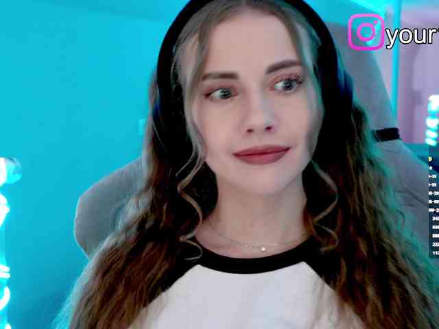 VikkiExtraCheese webcam