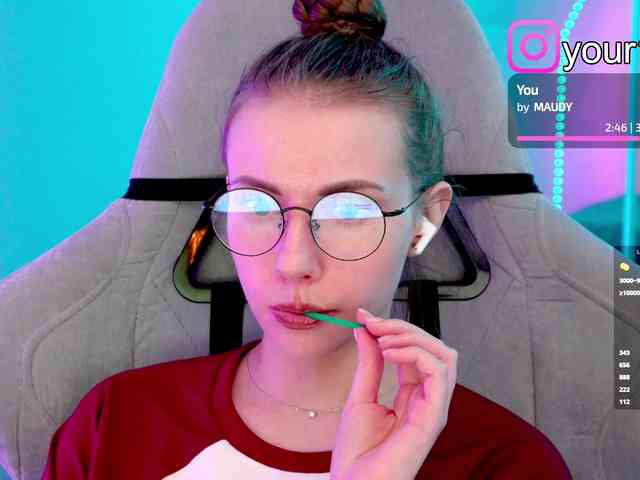 VikkiExtraCheese webcam