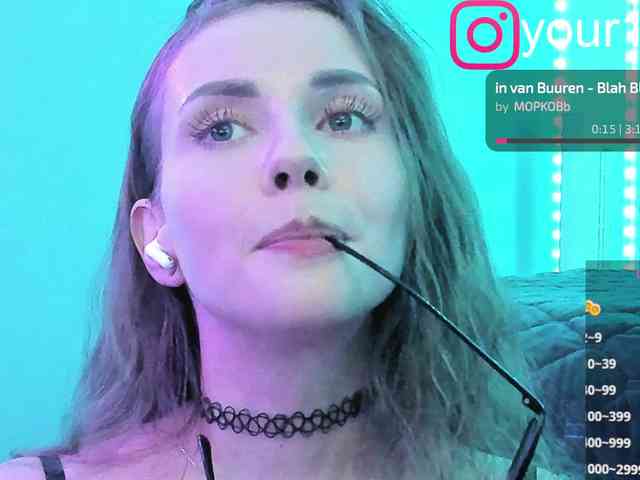 VikkiExtraCheese webcam