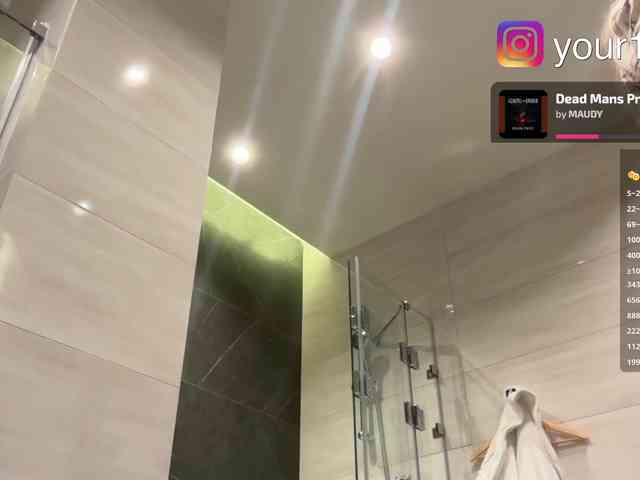 VikkiExtraCheese webcam