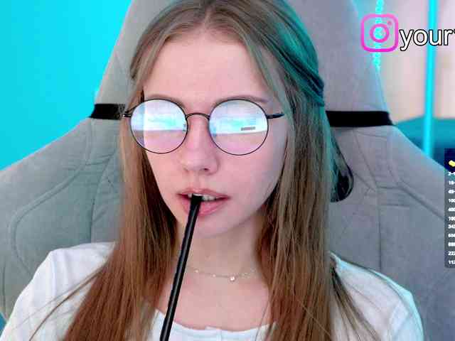 VikkiExtraCheese webcam