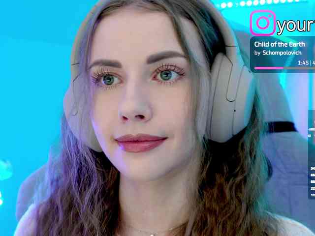 VikkiExtraCheese webcam
