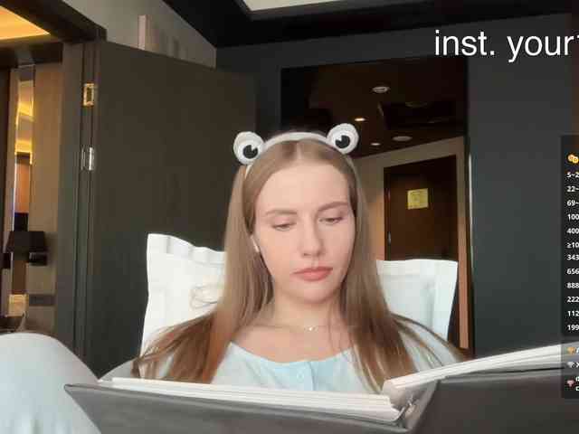 VikkiExtraCheese webcam