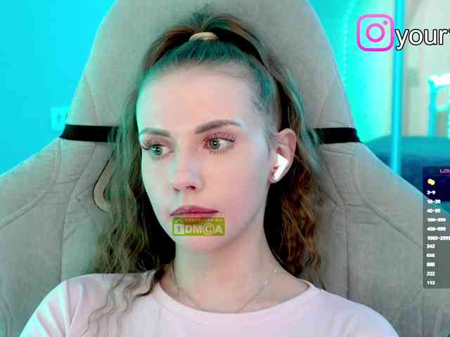 -VikkiL0vesChees... Live Webcam on BongaCams