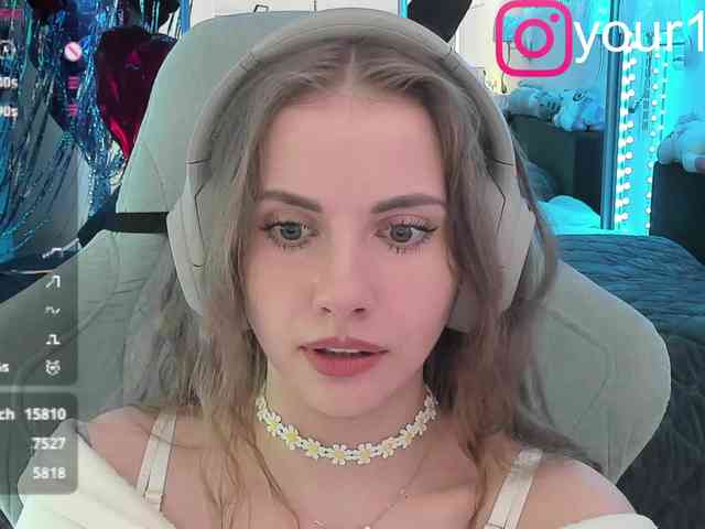 -VikkiL0vesChees... Live Webcam on BongaCams
