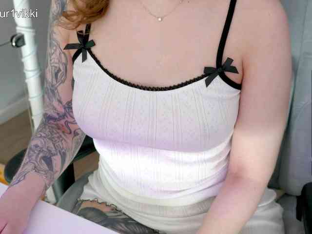 VikkiExtraCheese webcam