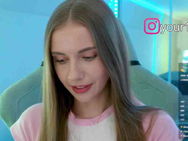 VikkiExtraCheese webcam