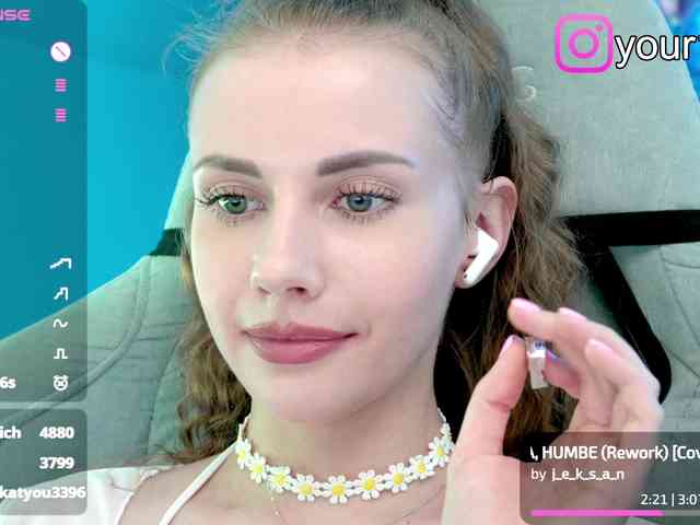 VikkiExtraCheese webcam