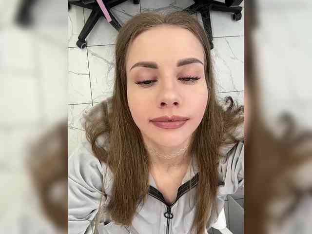 -VikkiL0vesChees... Live Webcam on BongaCams