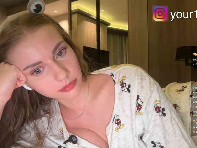 VikkiExtraCheese webcam