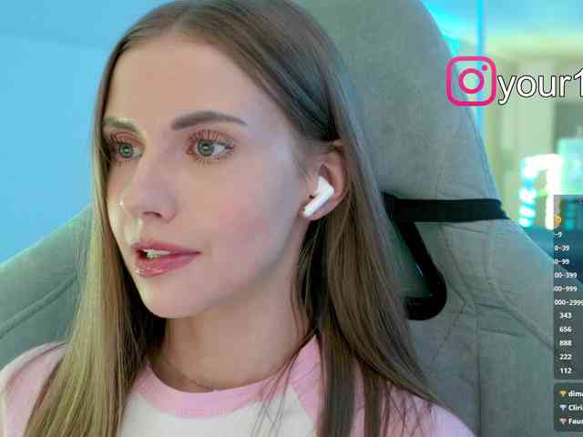 VikkiExtraCheese webcam