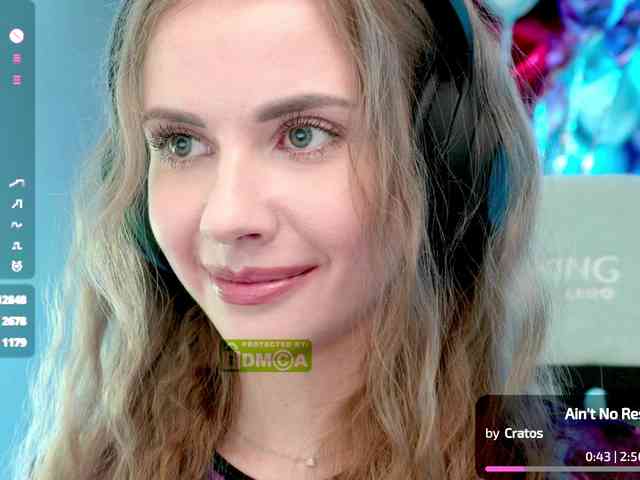 VikkiExtraCheese webcam