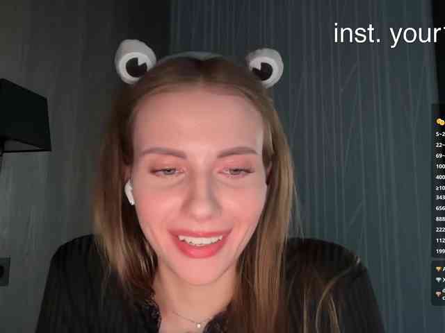 VikkiExtraCheese webcam