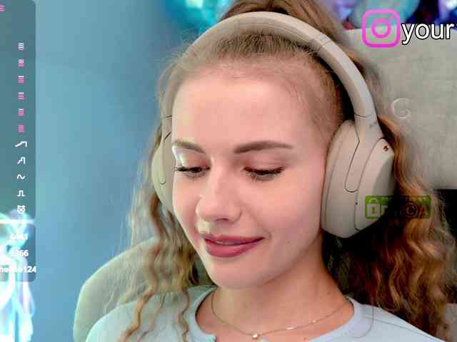 VikkiExtraCheese webcam