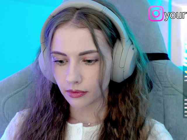 VikkiExtraCheese webcam