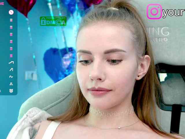 VikkiExtraCheese webcam