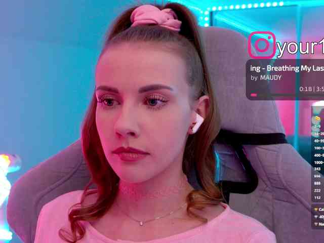 VikkiExtraCheese webcam