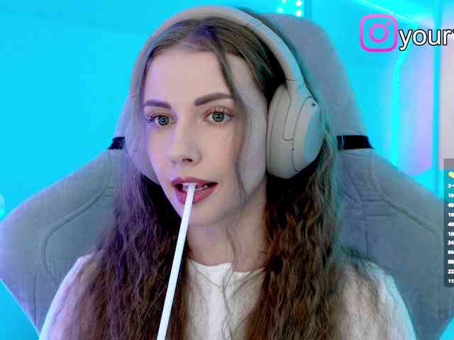 VikkiExtraCheese webcam