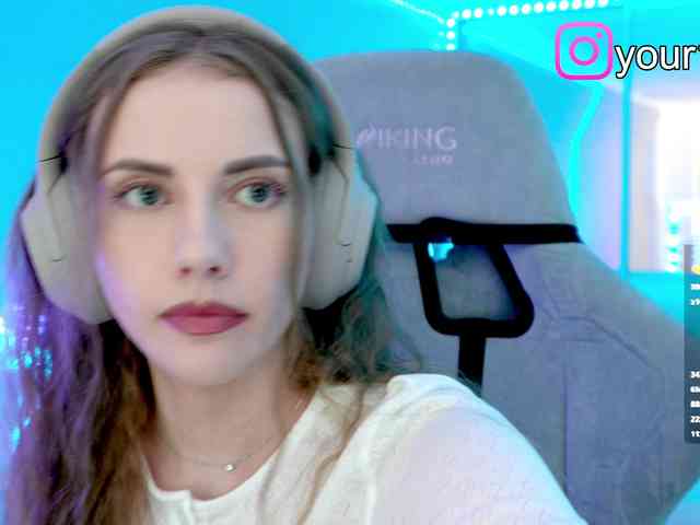 VikkiExtraCheese webcam