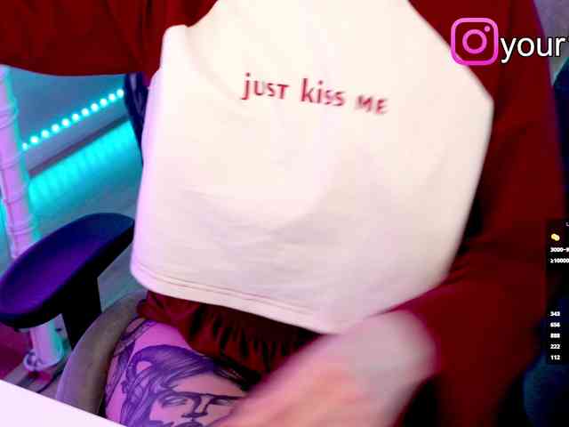 VikkiExtraCheese webcam