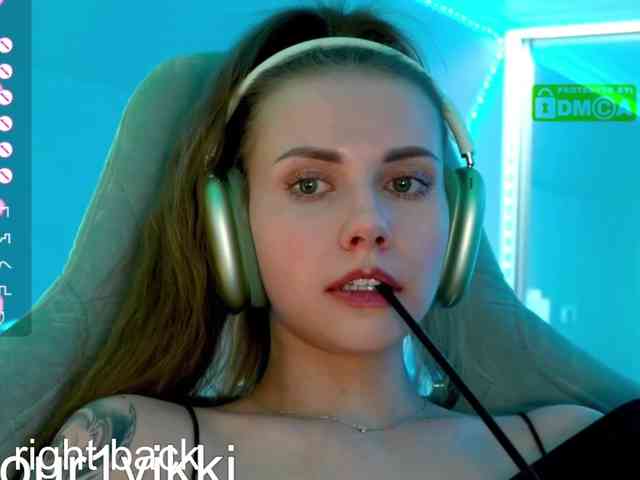 VikkiExtraCheese webcam