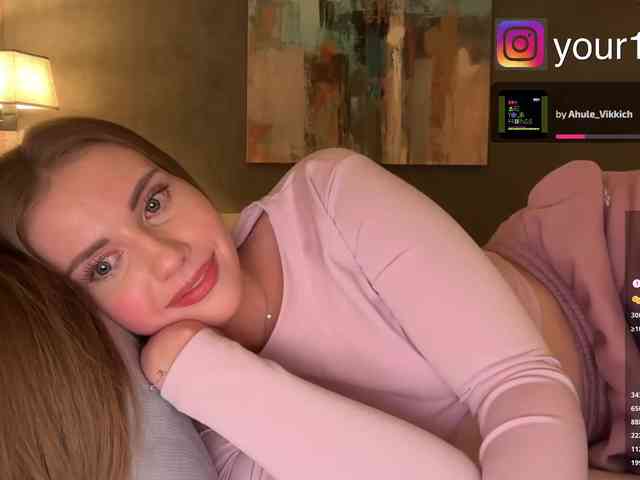 VikkiExtraCheese webcam