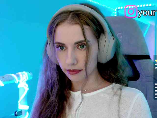 VikkiExtraCheese webcam