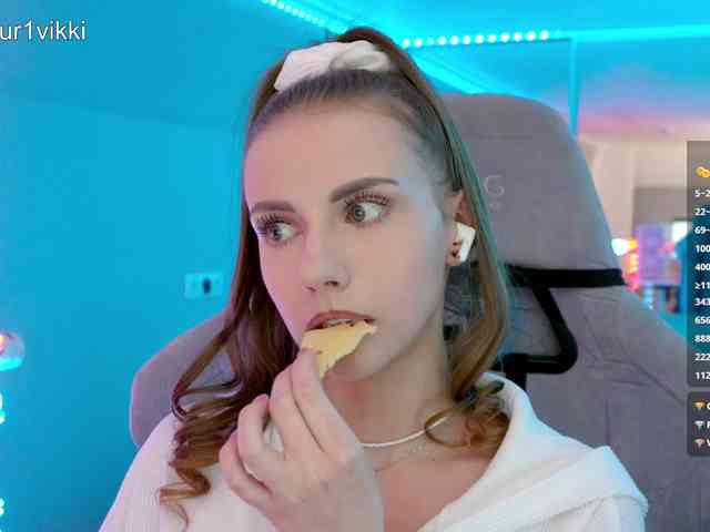 VikkiExtraCheese webcam