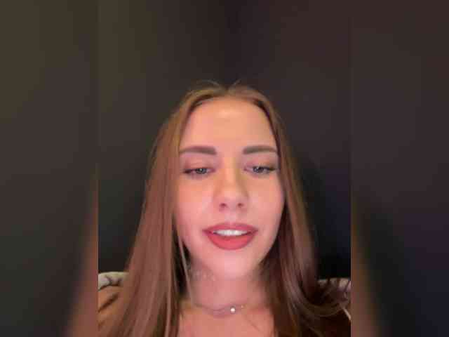 VikkiExtraCheese webcam