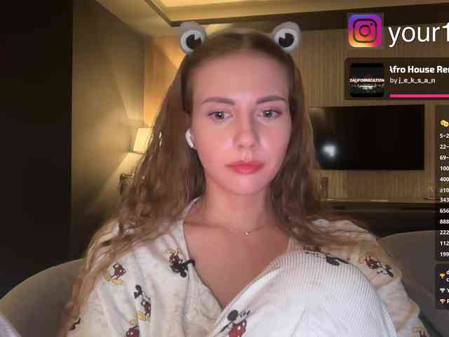 VikkiExtraCheese webcam