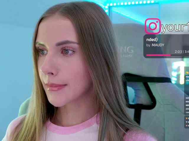 VikkiExtraCheese webcam