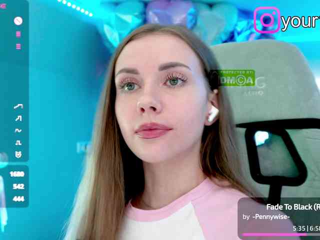 VikkiExtraCheese webcam