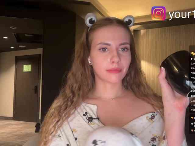 VikkiExtraCheese webcam