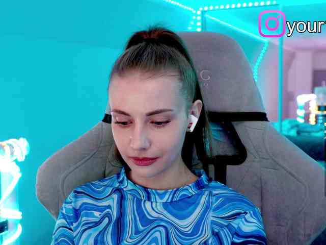 VikkiExtraCheese webcam