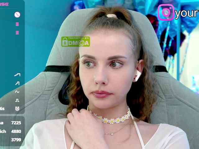 VikkiExtraCheese webcam
