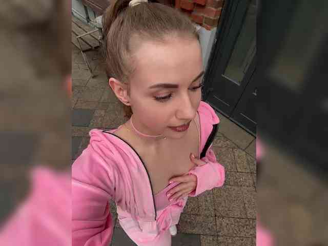 VikkiExtraCheese webcam
