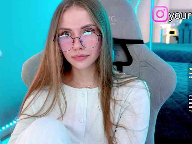 VikkiExtraCheese webcam