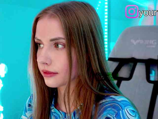 VikkiExtraCheese webcam