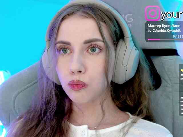 VikkiExtraCheese webcam