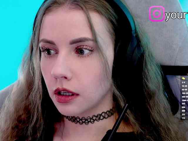 VikkiExtraCheese webcam