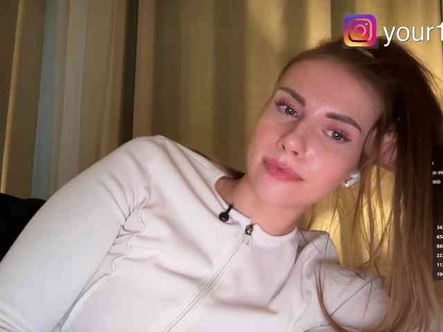 VikkiExtraCheese webcam