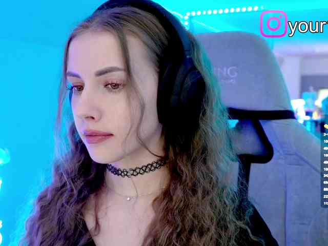 -VikkiL0vesChees... Live Webcam on BongaCams
