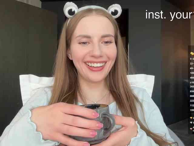 VikkiExtraCheese webcam