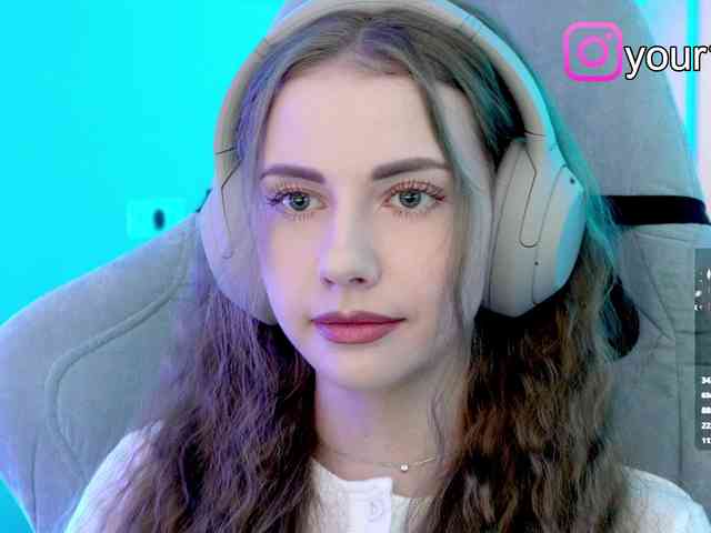 VikkiExtraCheese webcam