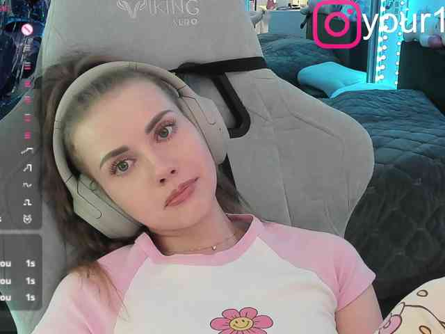 VikkiExtraCheese webcam