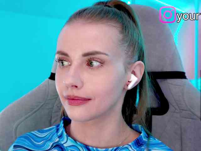VikkiExtraCheese webcam